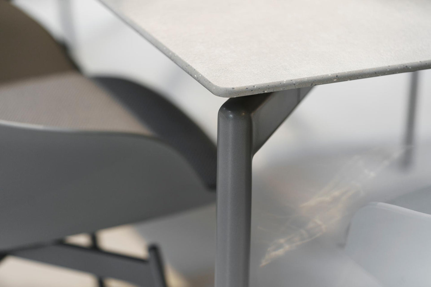 Rolf Benz suno Outdoor table grey stone look detail