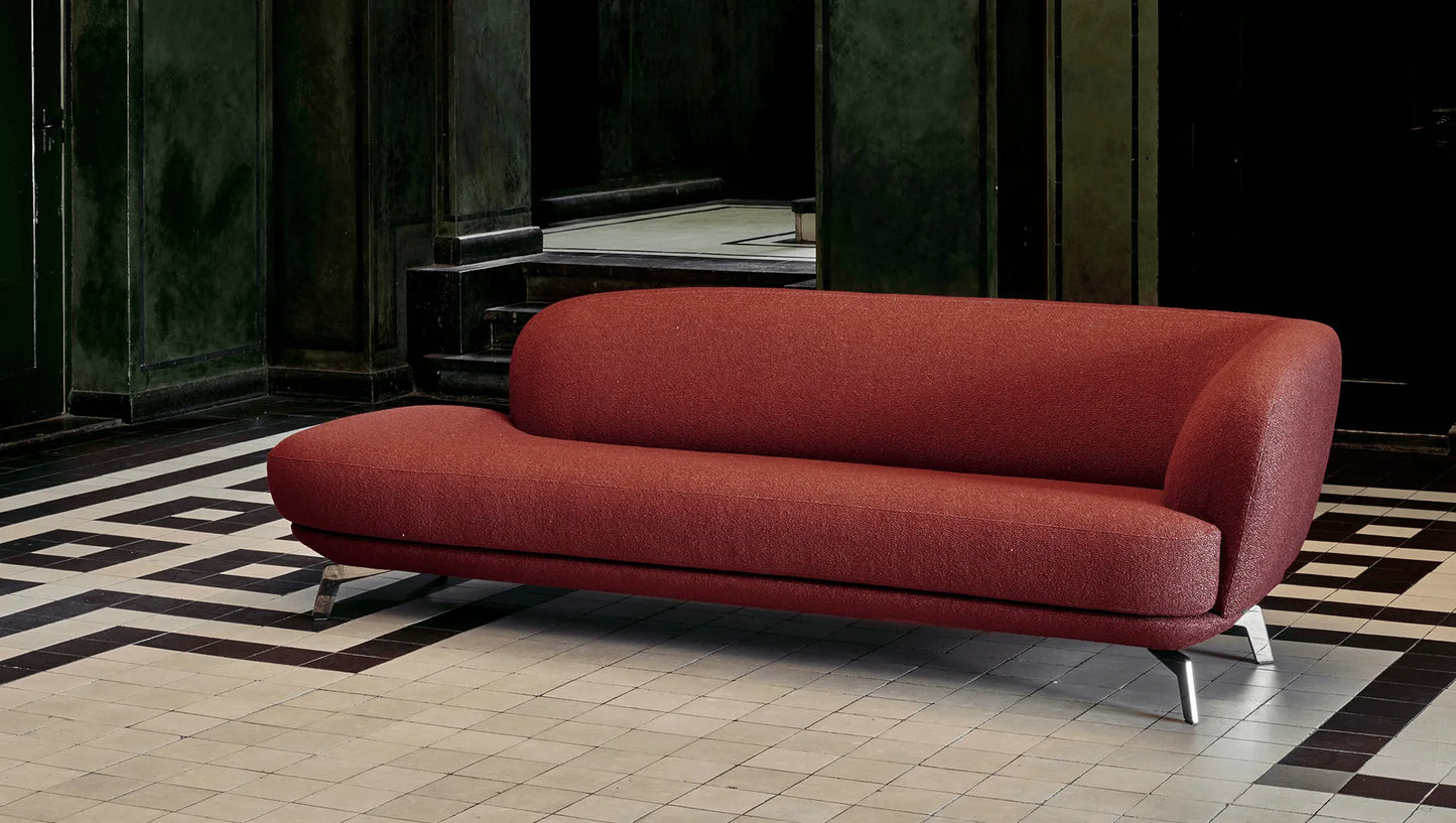 Leolux Flint sofa with open end chaise in red fabric