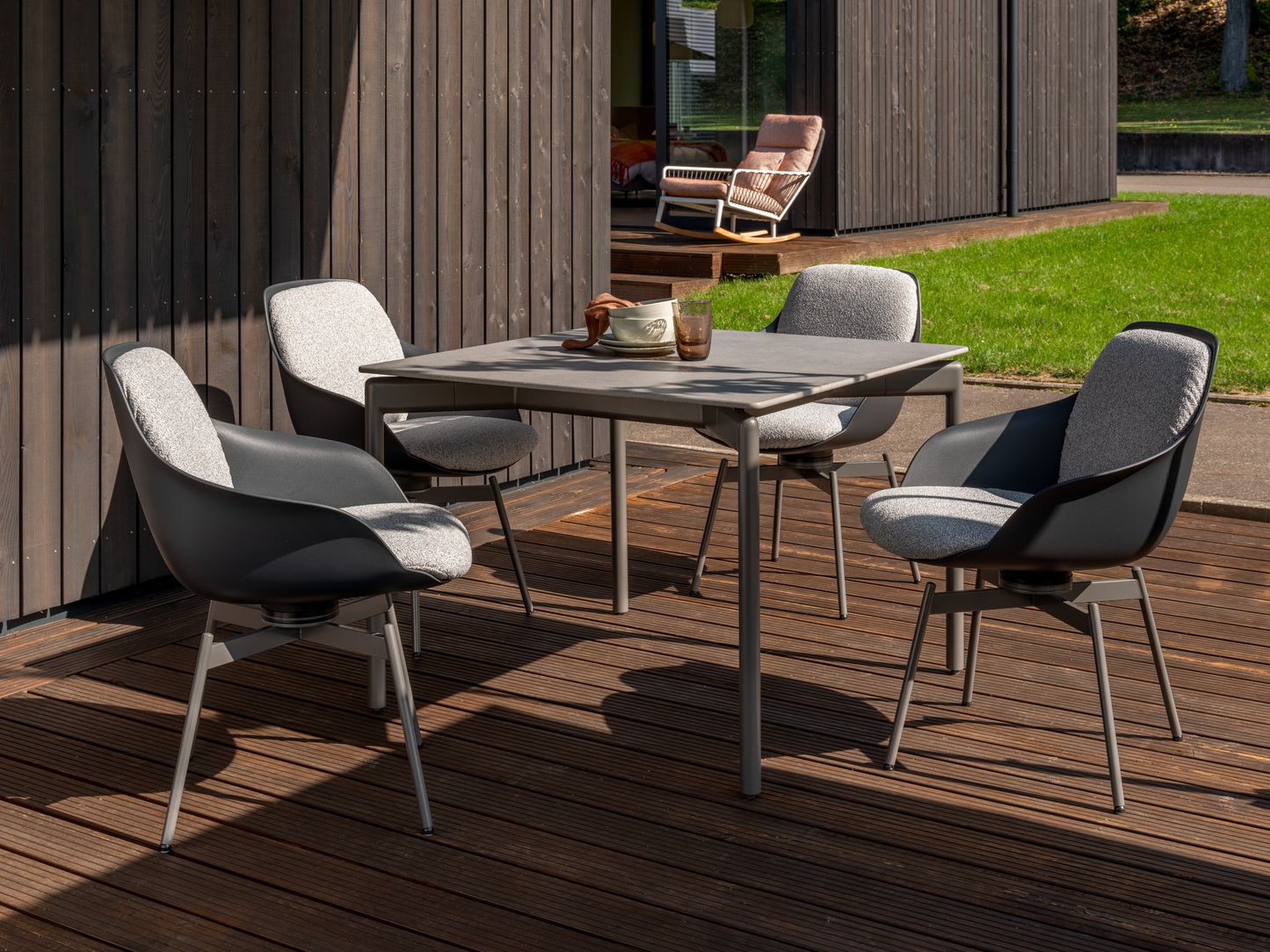Rolf Benz suno Outdoor table and Jua dining chair