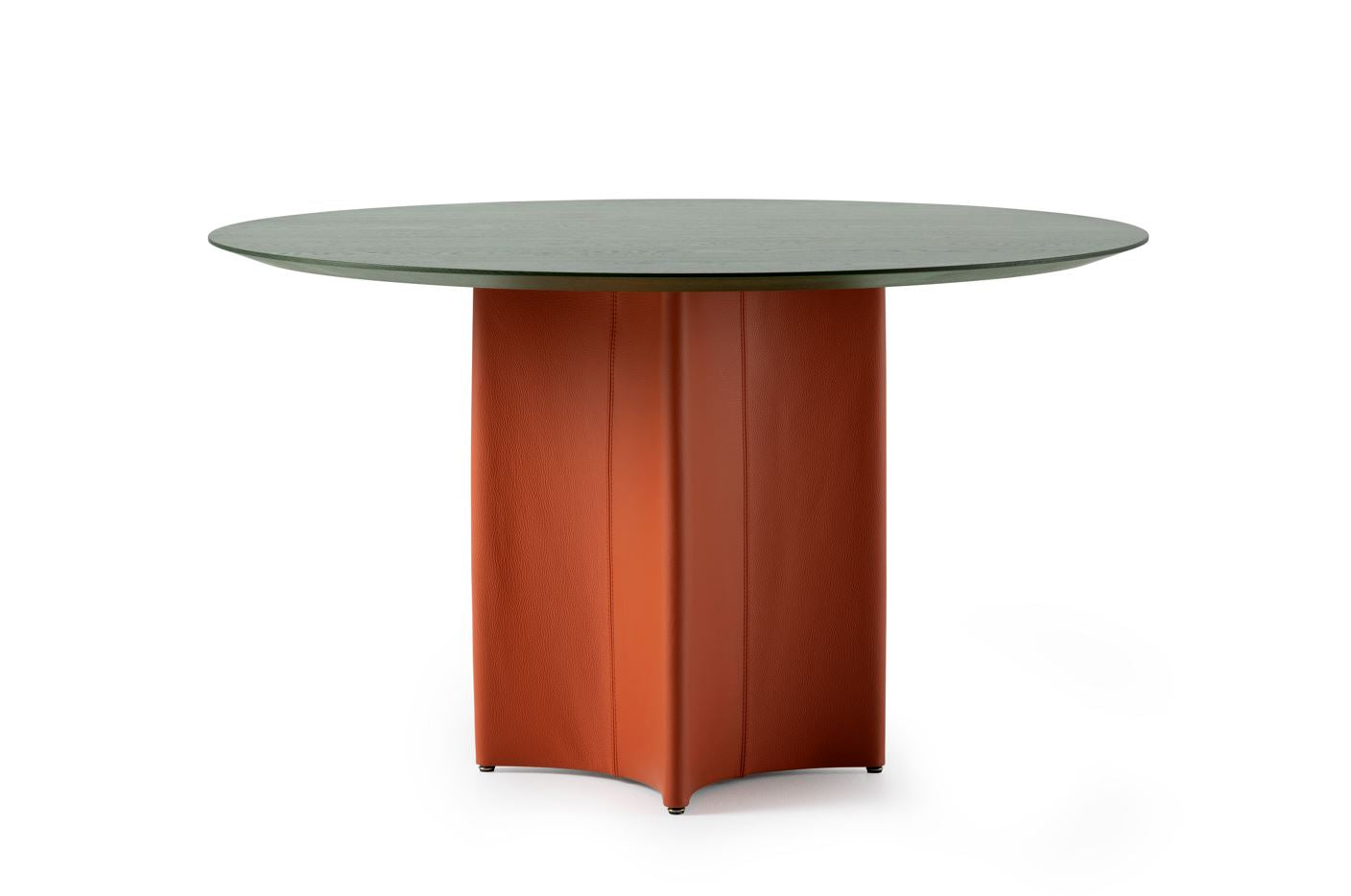 Leolux Conka round dining table with top in solid oak in dark green finish, and base upholstered in orange leather