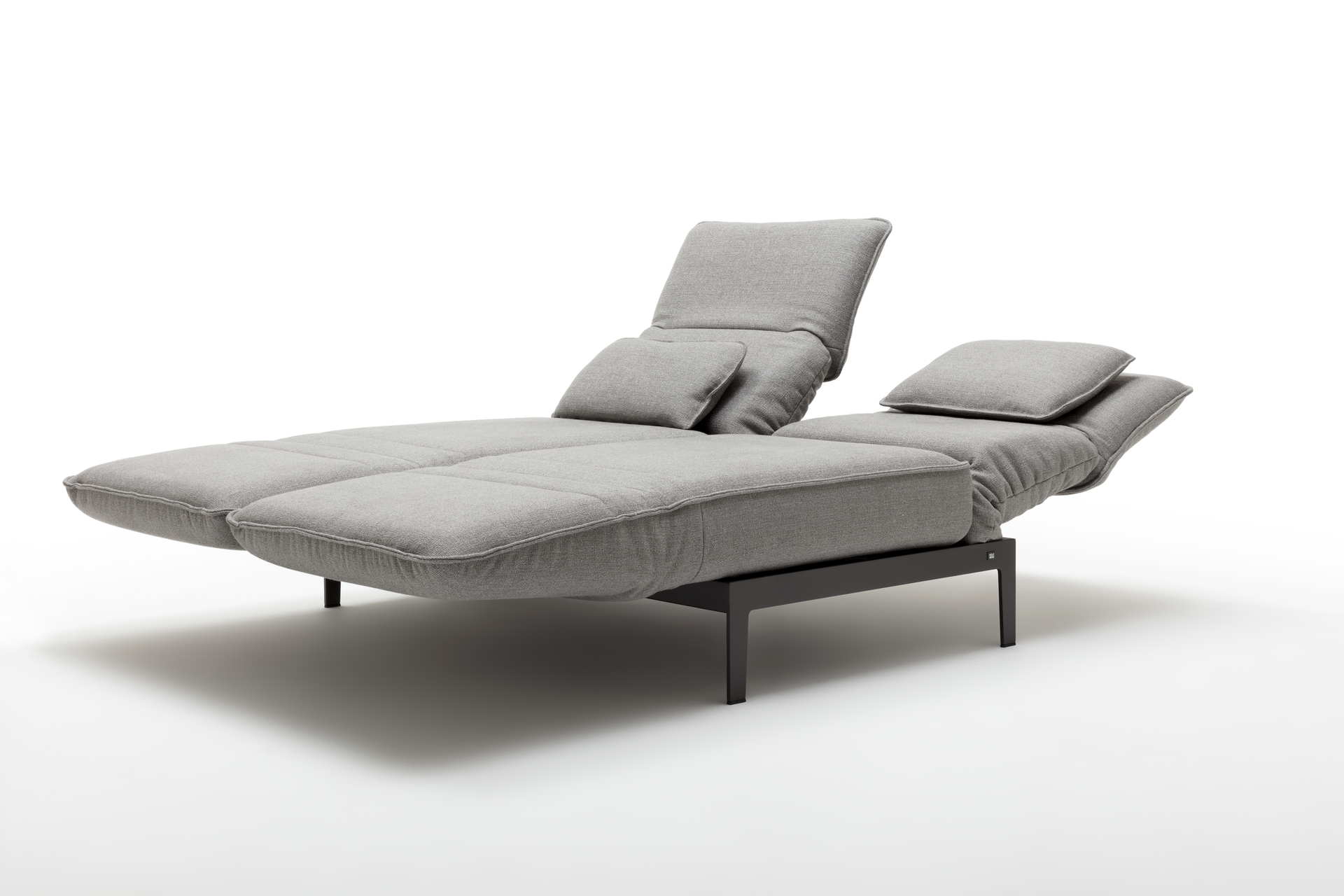 Rolf Benz Mera modern sofa with adjustable reclining backs and footrests in gray fabric
