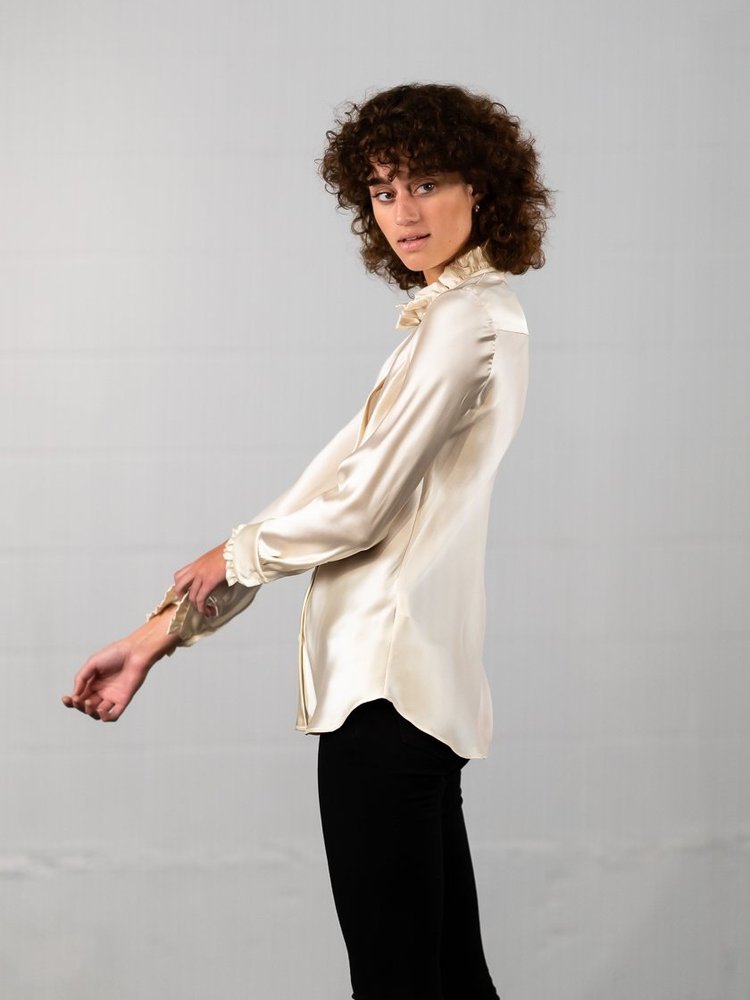 Marabilis Victoria Blouse bias cut fitted women button shirt fine Italian silk in Ivory, warm white with raffled neck collar