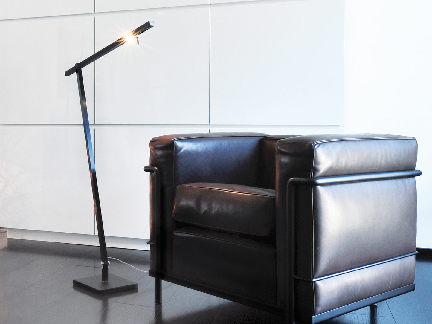 Byok Squadrone Floor Lamp in Black Anodized Finish