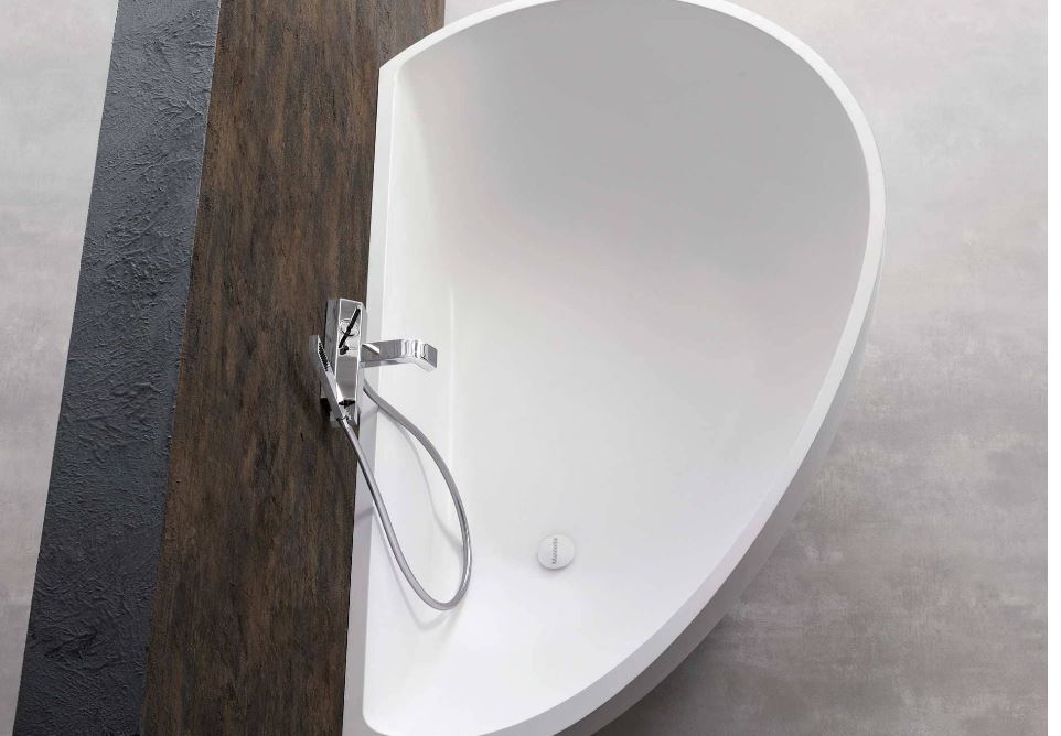 Mastella Vanity Freestanding Bathtub in white cristalplant in a contemporary Italian designer bathroom